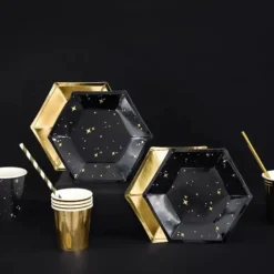 Assiette en papier noire avec motif or (Lot de 6)