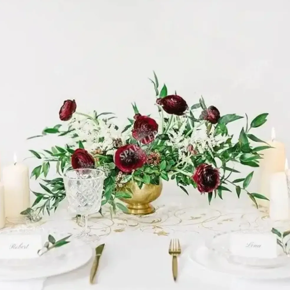 Chemin de table crème avec motifs arabesque or Long. 9mètres