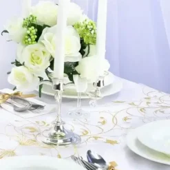 Chemin de table crème avec motifs arabesque or Long. 9mètres