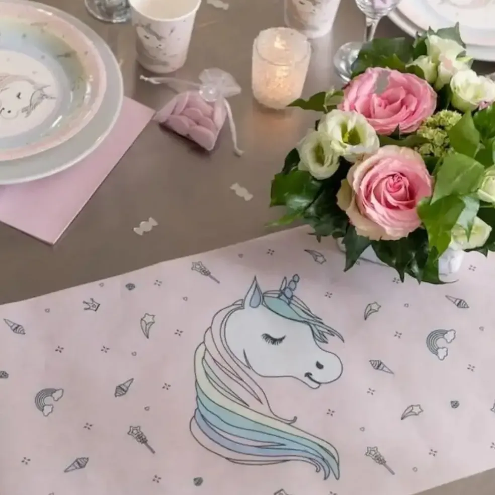 Chemin de table Licorne Rose 5 mètres