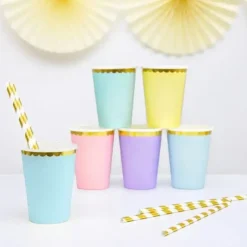 Gobelet en papier bleu clair bord or (Lot de 6)